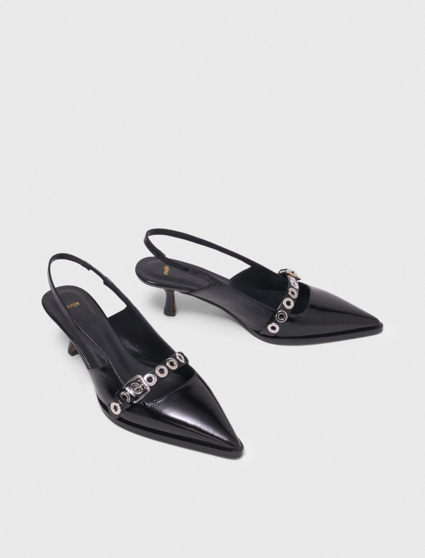 Maje Outlet / Leather pumps with eyelet strap