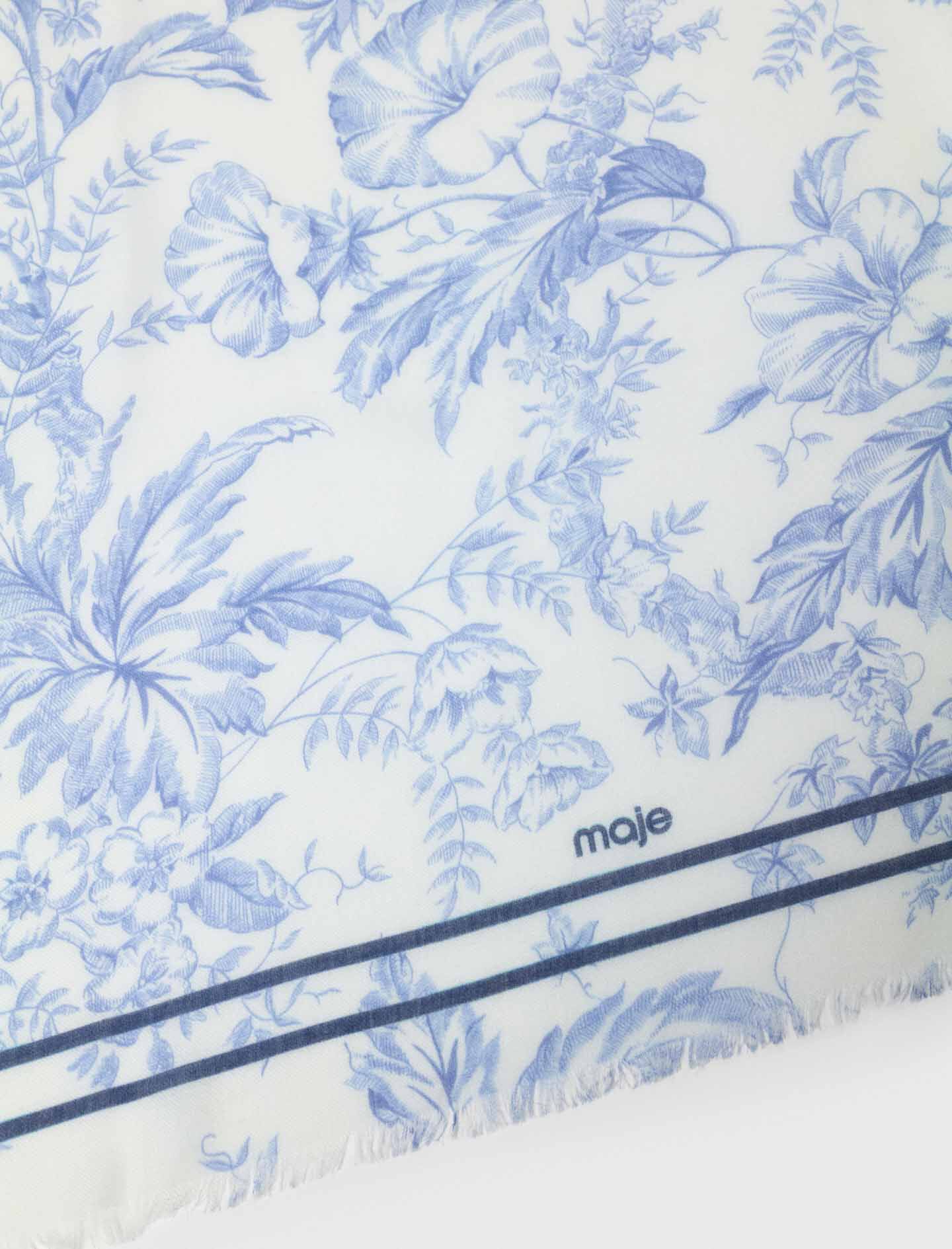 Maje Outlet / Floral print wool blend shawl