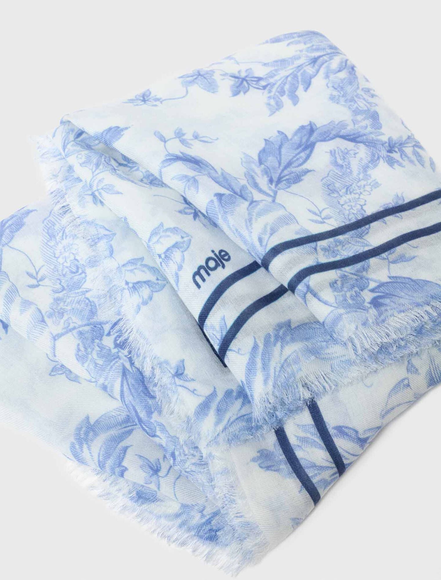 Maje Outlet / Floral print wool blend shawl