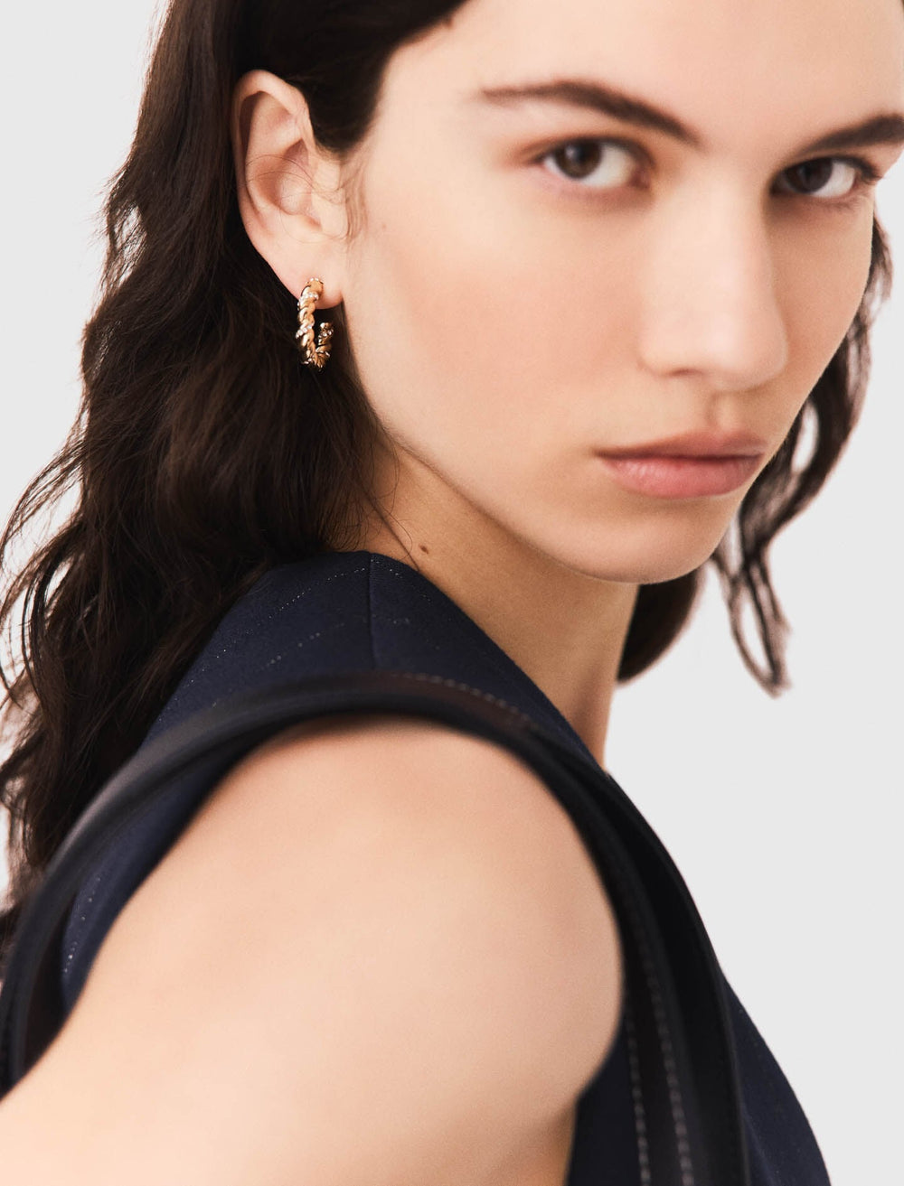 Maje Online / Twisted rhinestone hoop earrings