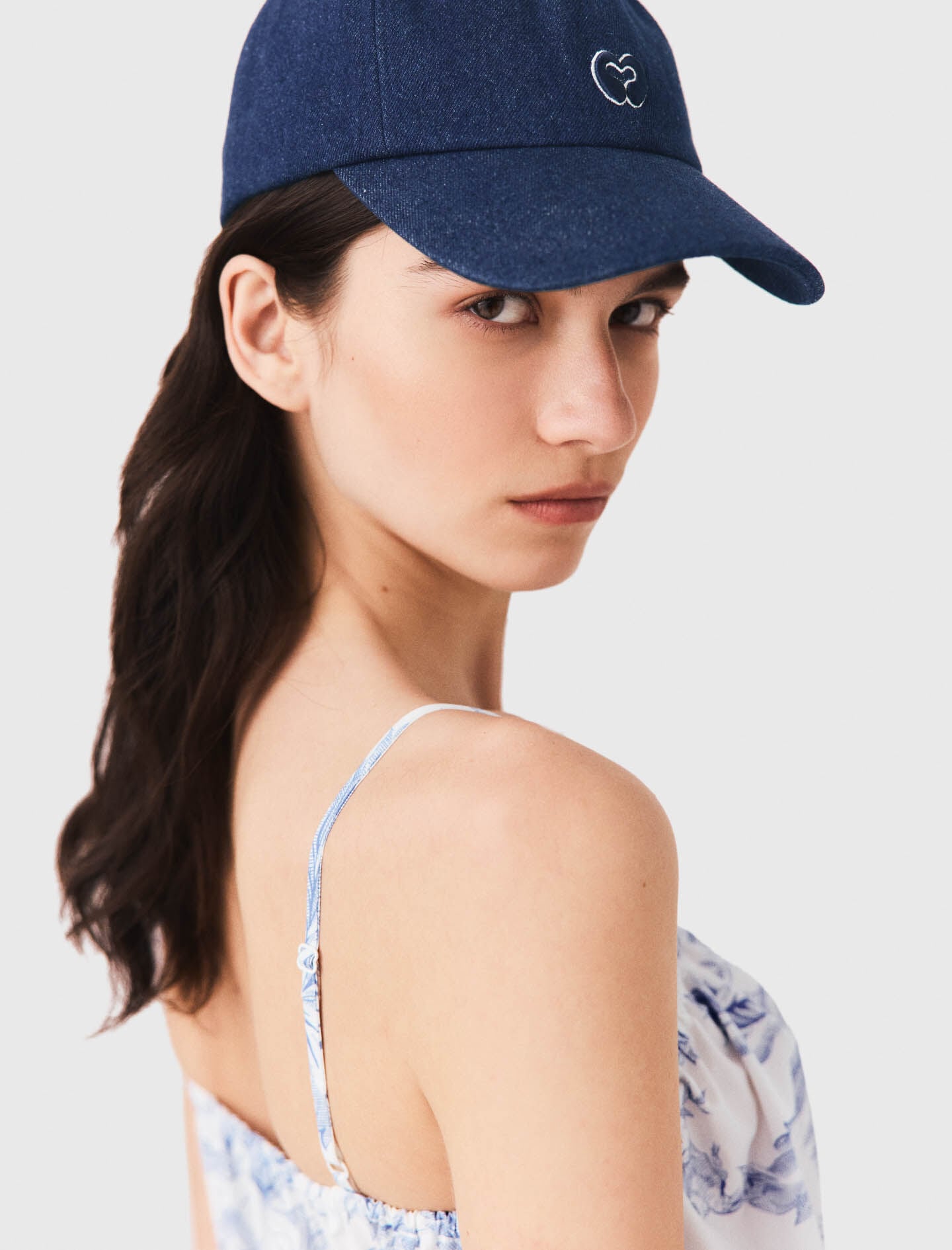 Maje Outlet / Raw denim cap with logo