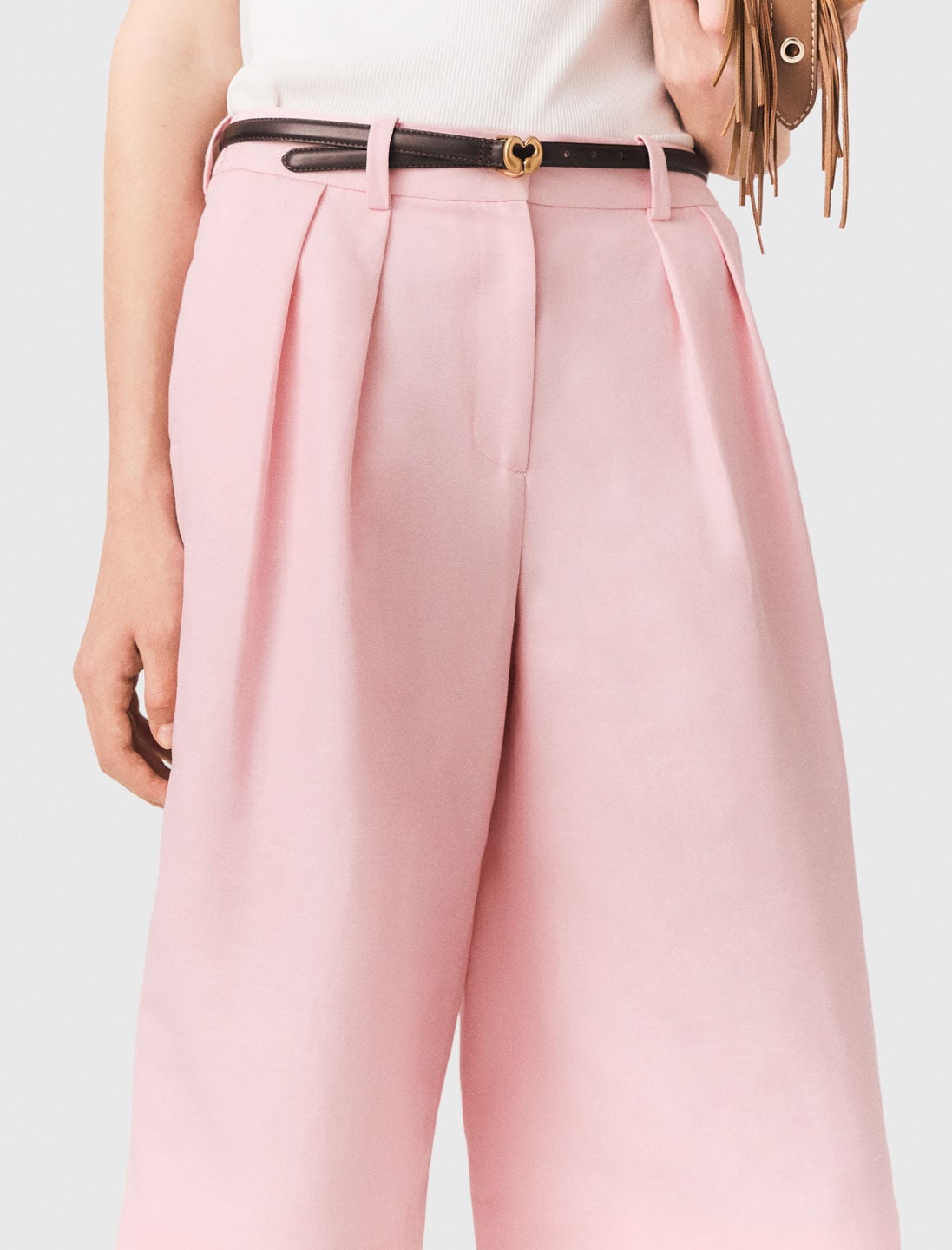 Maje On Sale / Pleated linen blend Bermuda shorts