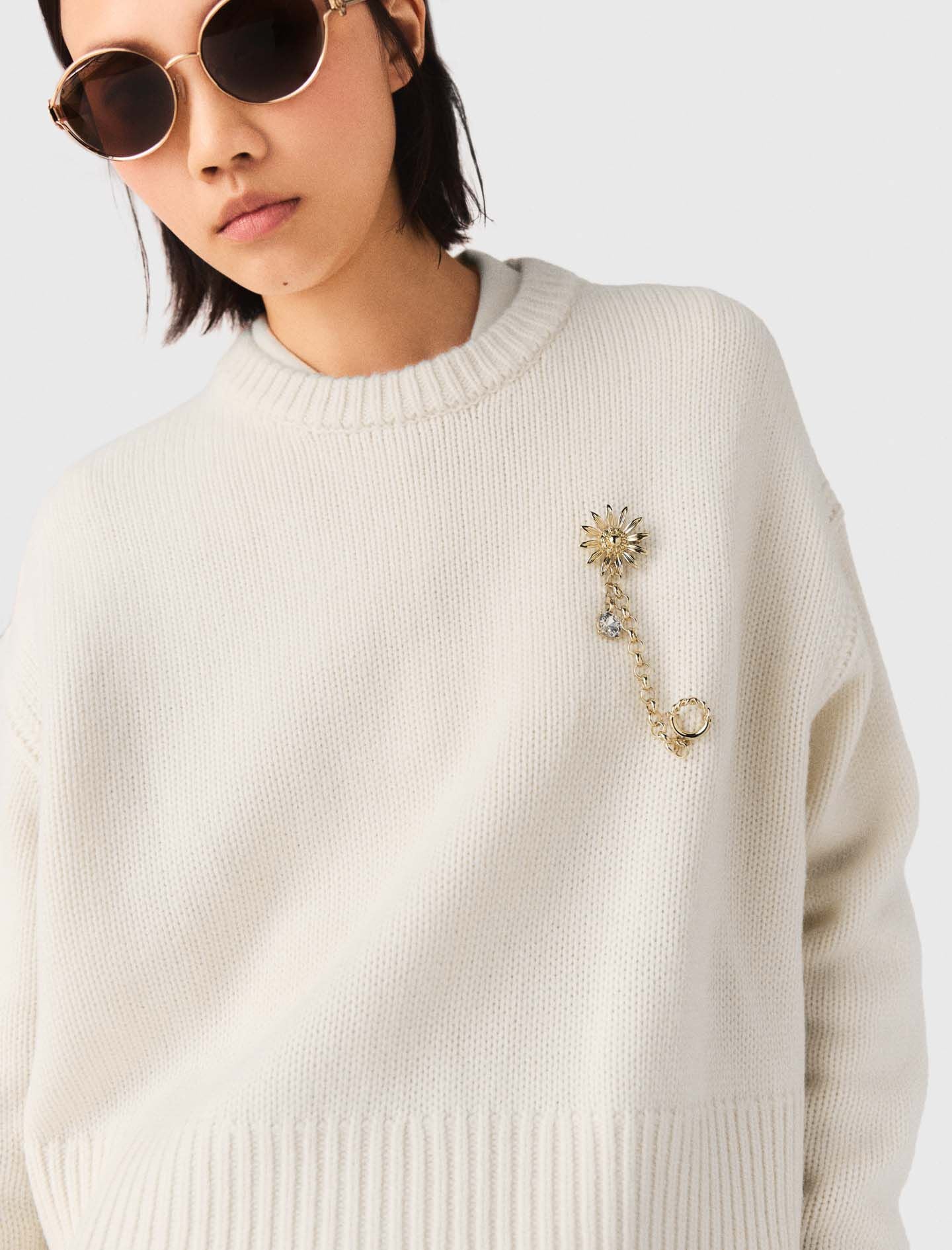 Maje On Sale / Sweater with floral brooch