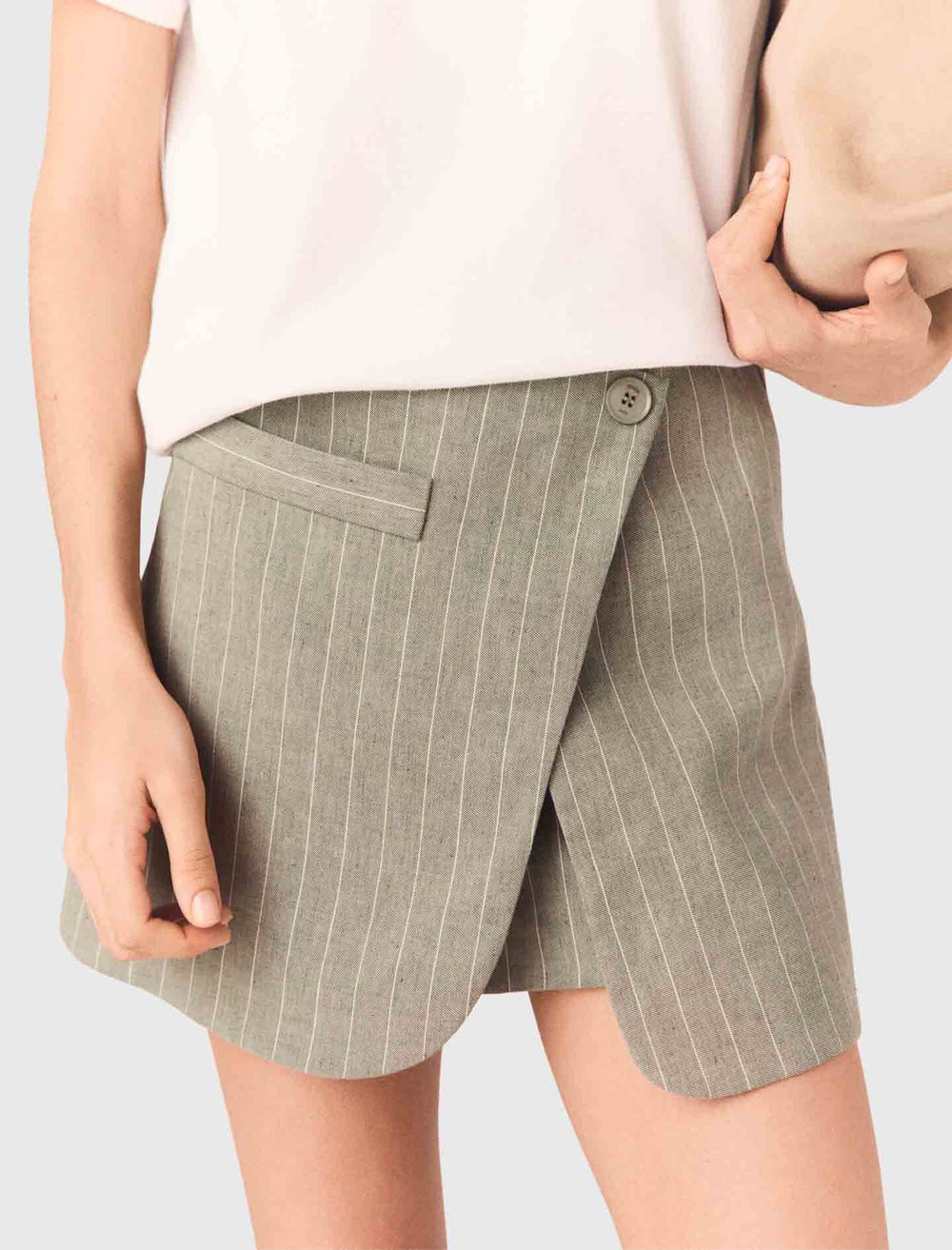 Maje On Sale / Layered linen blend shorts