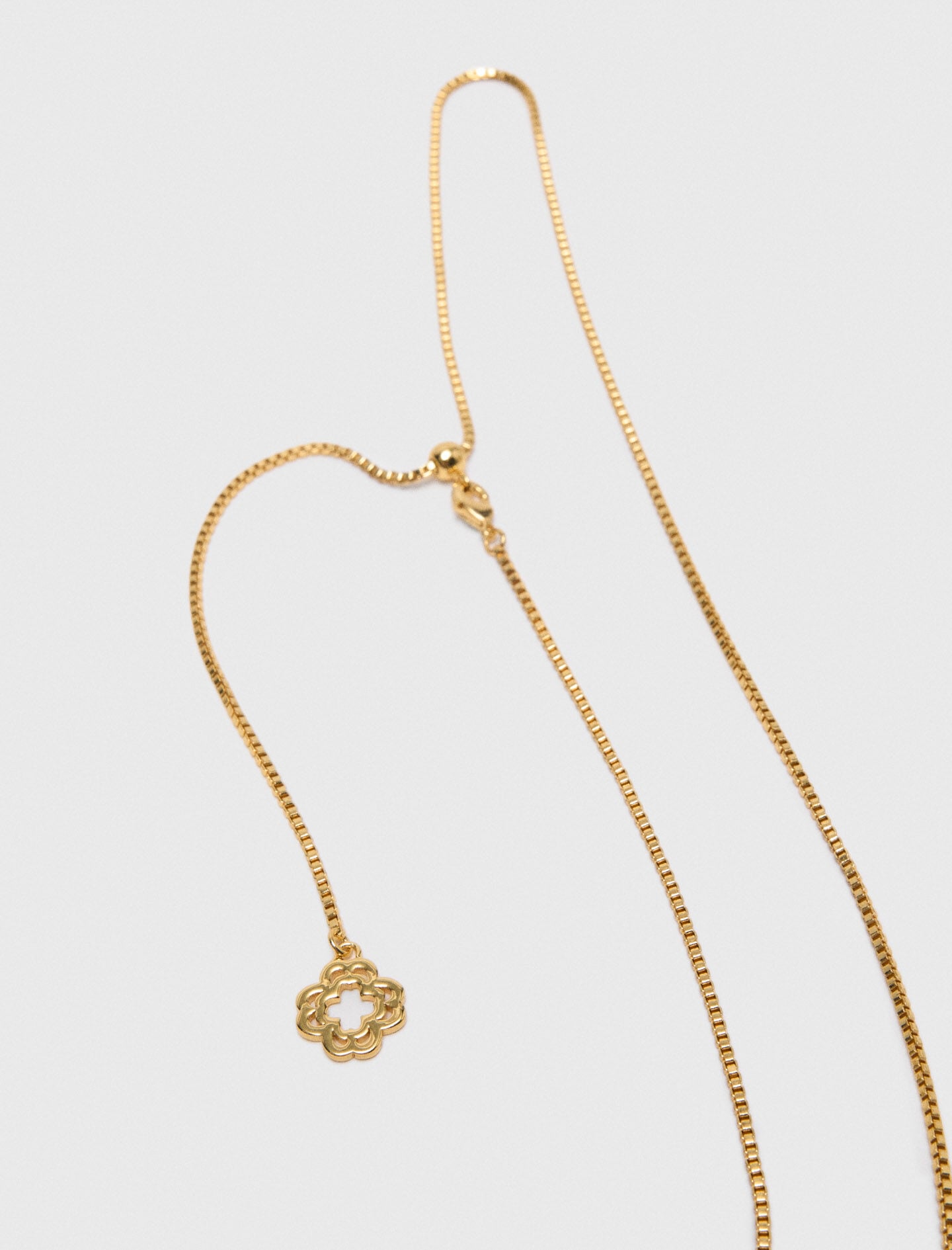 Maje Shop / Zodiac sign plaque necklace